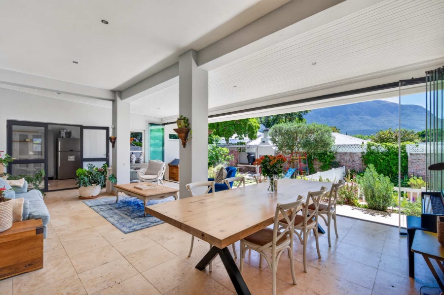 5 Bedroom Property for Sale in Claremont Upper Western Cape